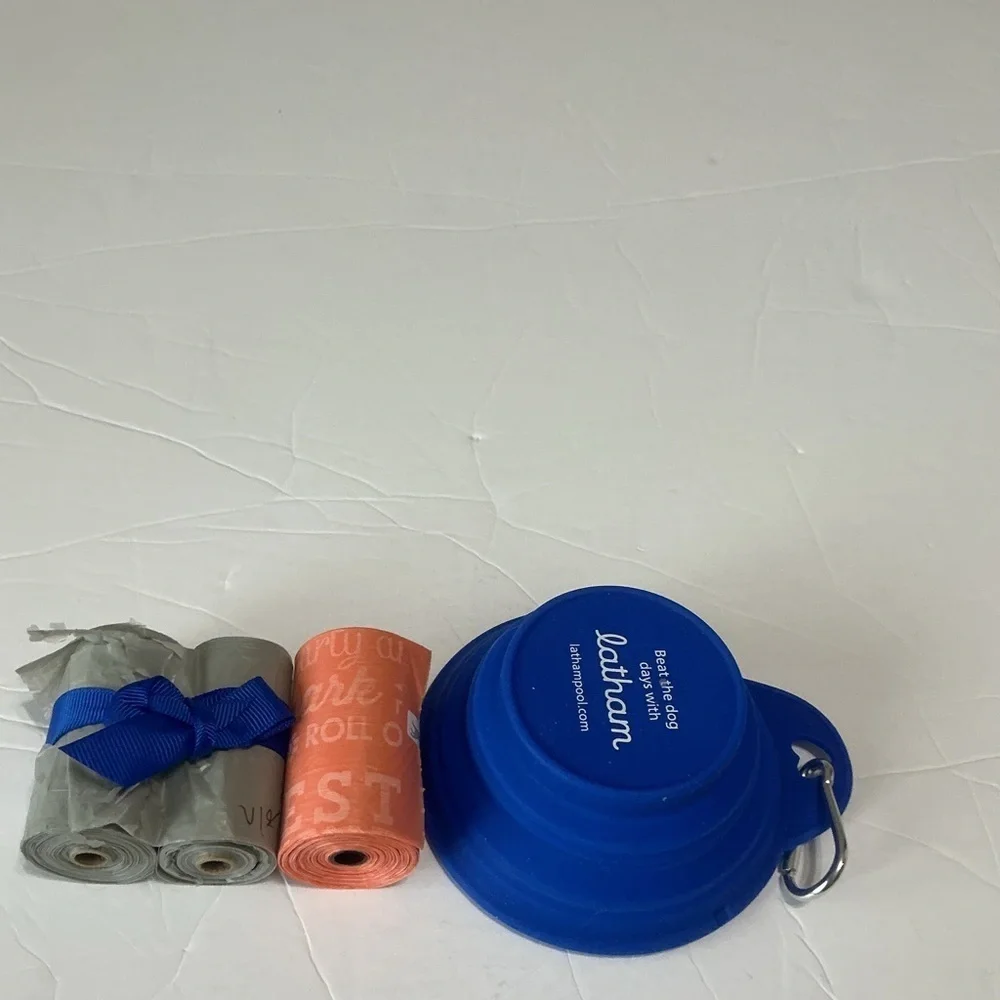 Collapsible Blue Pet Bowl with Waste Bags